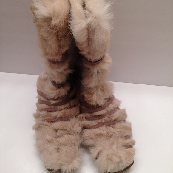 Fur boots - Picture 1 of 7